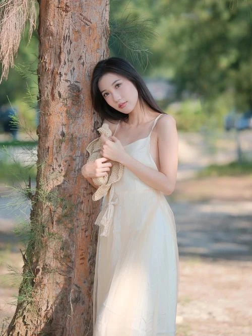 文淇秦海璐新片揭预告 母女情戏剧性释放