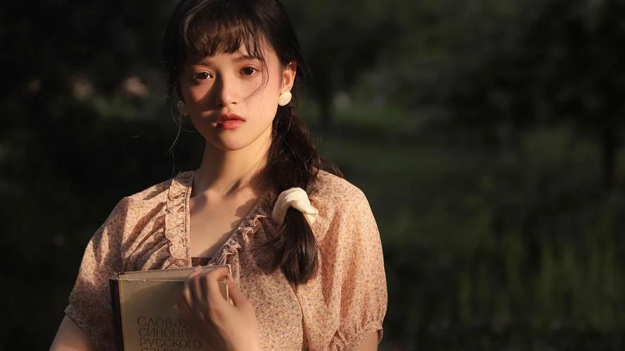 没睡醒的云