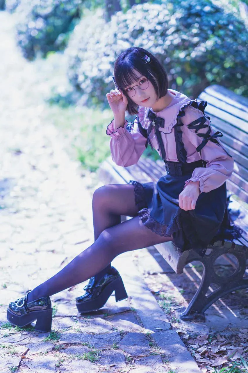 靳赧